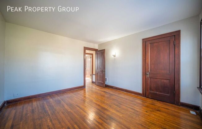 123 E 7 AVE