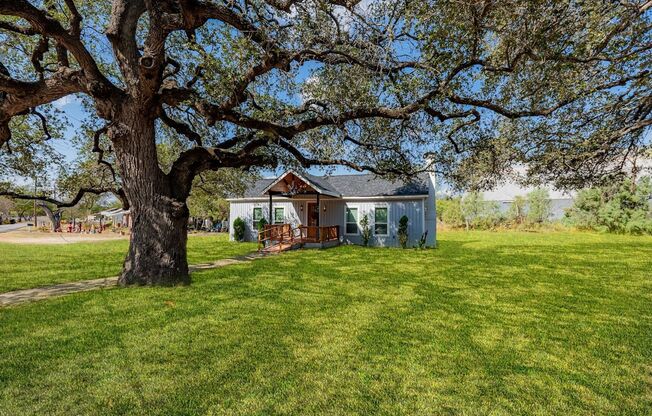 Beautifully Styled Country Home in Devine, Texas