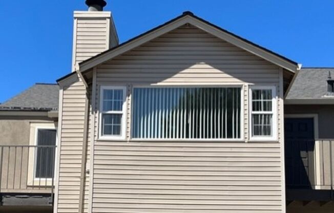 2 beds, 1 bath, 825 sqft, $1,830, Unit 220
