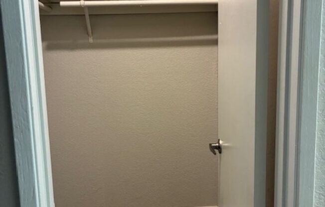 1 bed, 1 bath, 720 sqft, $1,099, Unit CA 1330-207