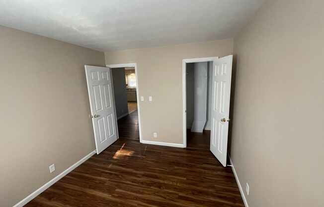 2 beds, 1 bath, $1,375, Unit 4023 N. 375 W.