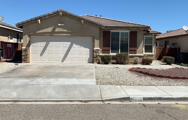 4 BEDROOM VICTORVILLE HOME