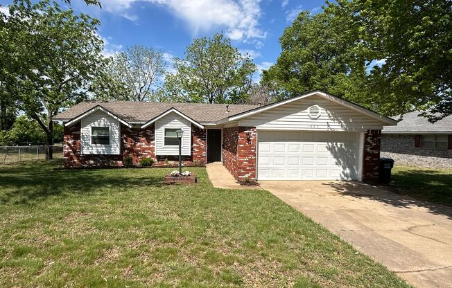 Charming updated Owasso Home!