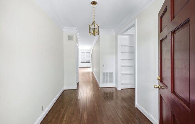 Awesome 3BE/2BA home in the heart of Green Hills!