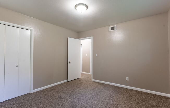 5 beds, 1 bath, $1,500