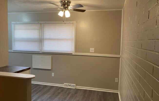 2 beds, 1 bath, 800 sqft, $1,195, Unit 415