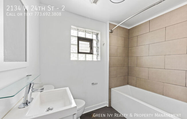 2134 W 24 ST