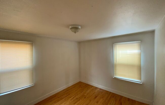 2 beds, 1 bath, $1,595