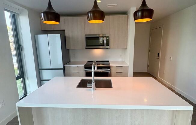 1 bed, 1 bath, 726 sqft, $2,630