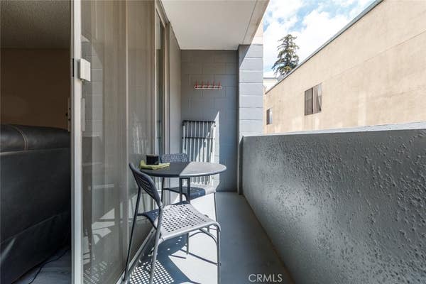 421 S La Fayette Park Pl