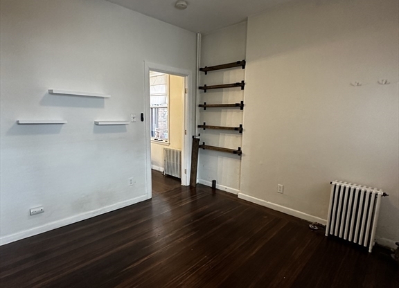 2 beds, 1 bath, 835 sqft, $2,800, Unit 1