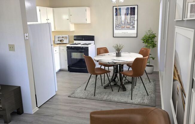 3 beds, 1.5 baths, 1,100 sqft, $1,500, Unit 3237