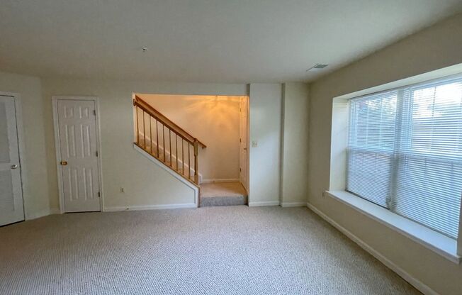 2 beds, 2 baths, $2,450, Unit #101