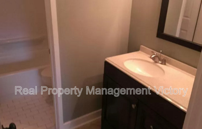 16th Ave S, 1171 - Apartment B