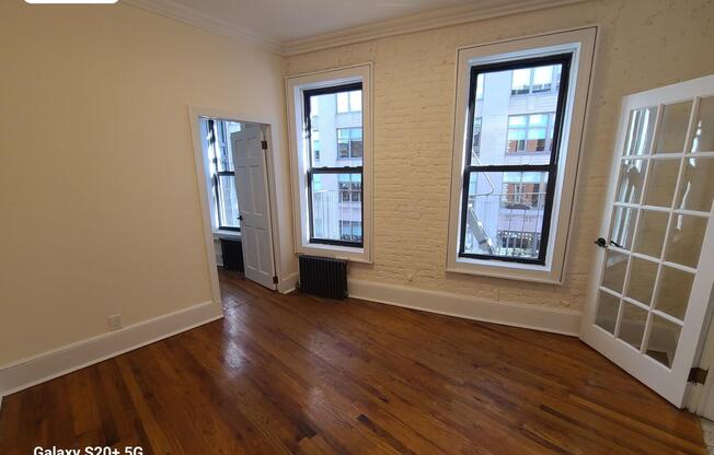 110 6 AVE