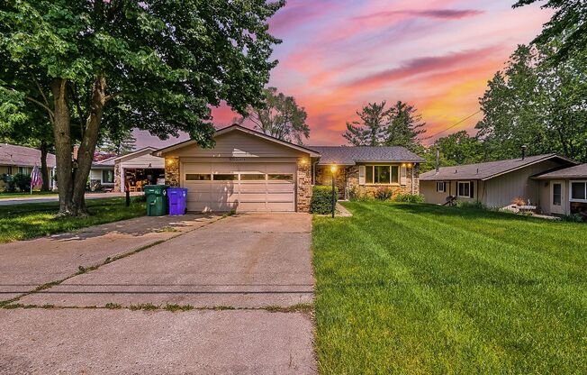 Welcome to this Charming UPPER UNIT ONLY 3 bedroom, 2 bathroom home located in Commerce Township, MI.