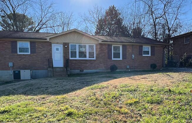 ON SPECIAL: All Brick, 3 Bedroom Ranch in Hendersonville minutes from the Cumberland River and Boat Launch!