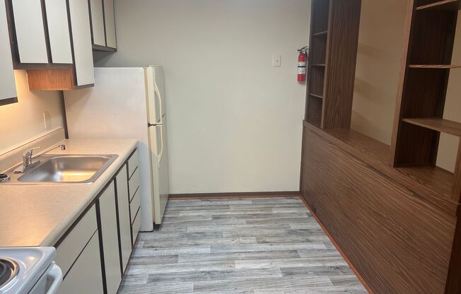 1 bed, 1 bath, $1,095, Unit 801