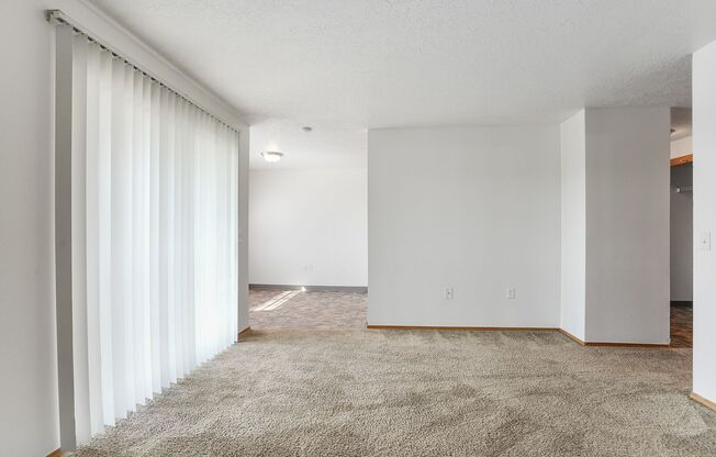 2 beds, 1 bath, 850 sqft, $1,350, Unit 1565-103
