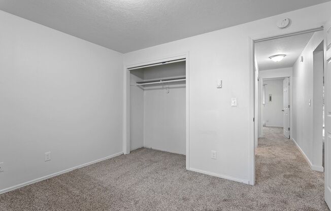 3 beds, 1 bath, $1,795, Unit 06