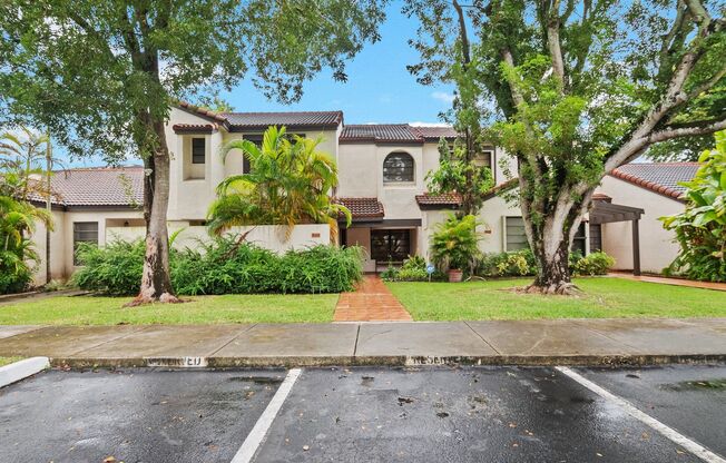 Beautiful 3-Bed, 3-Bath Townhouse with Private Yard in a Tranquil Neighborhood!