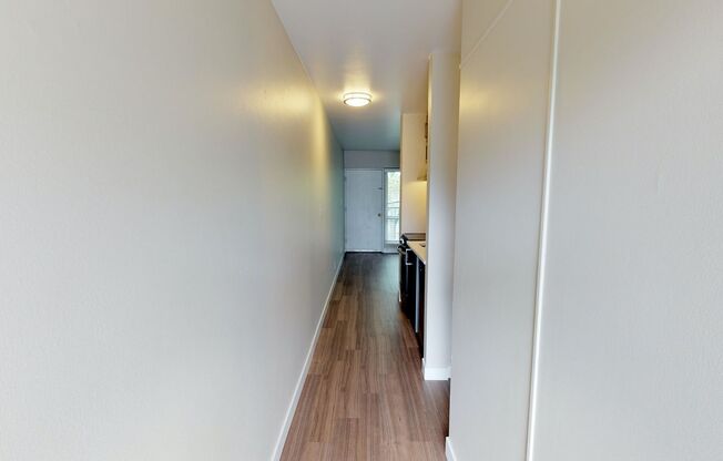 Studio, 1 bath, 355 sqft, $1,350, Unit 405