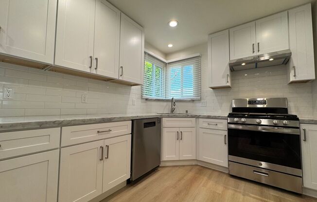 3 beds, 2 baths, 1,020 sqft, $6,499, Unit House