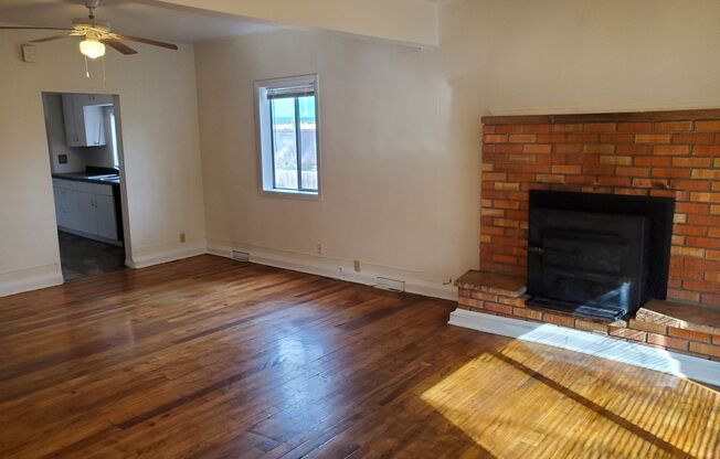 2 beds, 1 bath, $1,450