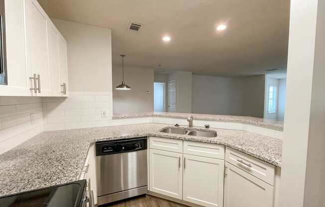The Crest at Berkeley Lake St James renovated granite kitchen countertops located in Duluth, GA 30096