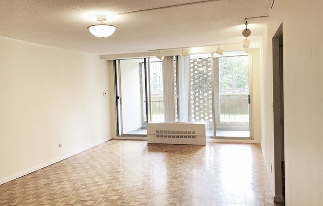 1 bed, 1 bath, 870 sqft, $3,000, Unit 218