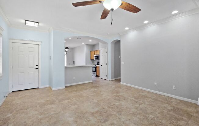 Clean and Cozy home in desirable Palm Valley!