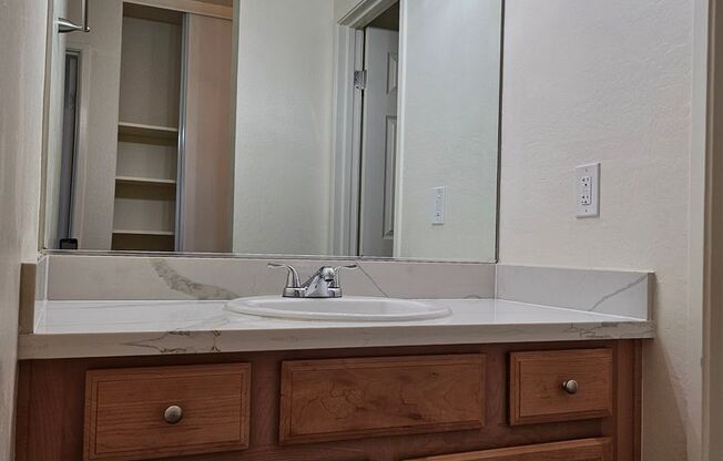 2 beds, 1.5 baths, 1,004 sqft, $2,640, Unit 82