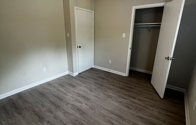 2 beds, 1.5 baths, 815 sqft, $999