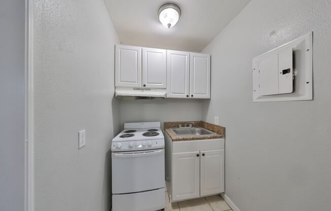 1 bed, 1 bath, 550 sqft, $1,300