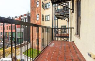 356 HENRY ST