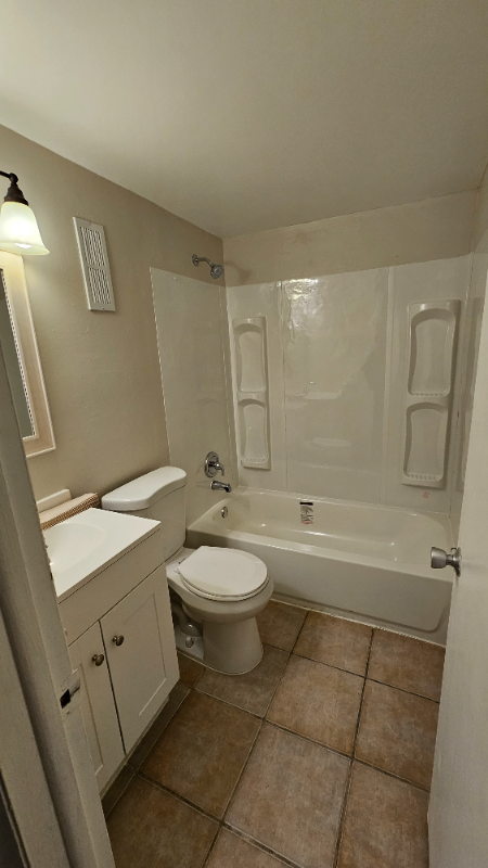 1035 W 77 ST