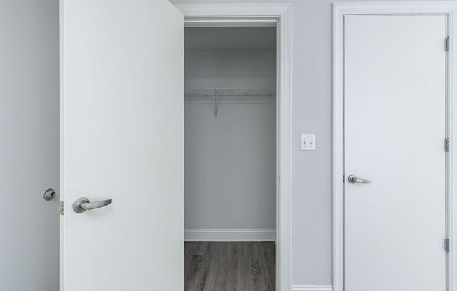 1 bed, 1 bath, 825 sqft, $1,718, Unit GL-10