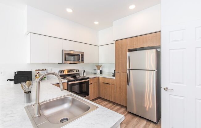 3 beds, 2.5 baths, 1,322 sqft, $1,699, Unit 202