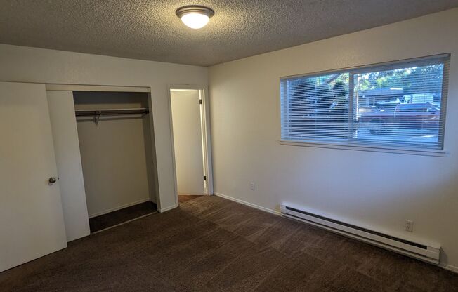 2 beds, 2 baths, 900 sqft, $1,525, Unit #24