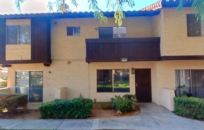 Charming 3 bedroom 2.5 bath Townhome in Colton!!