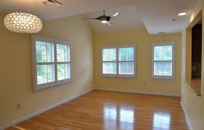 44 RUSSELL PL