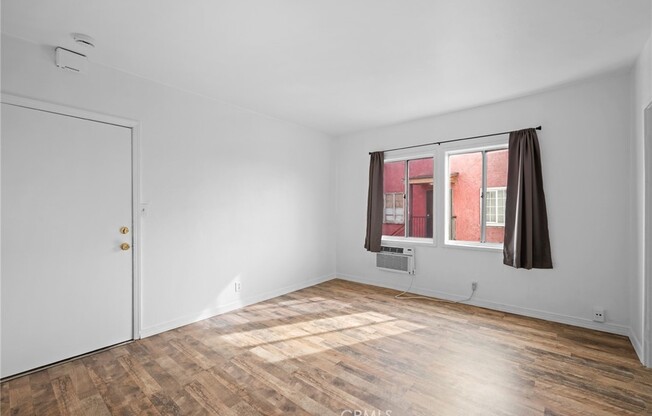 6634 LANKERSHIM BLVD