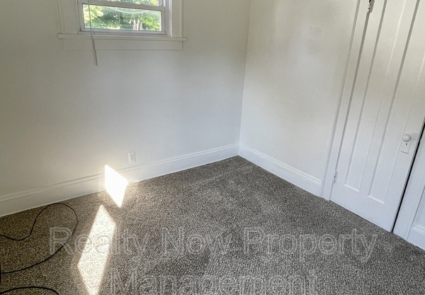 382 E 161 ST