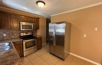 4 beds, 2 baths, $1,550