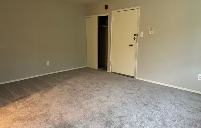 1 bed, 1 bath, 578 sqft, $1,265, Unit E10