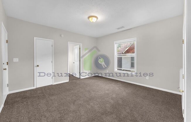 3 beds, 1 bath, 900 sqft, $1,350