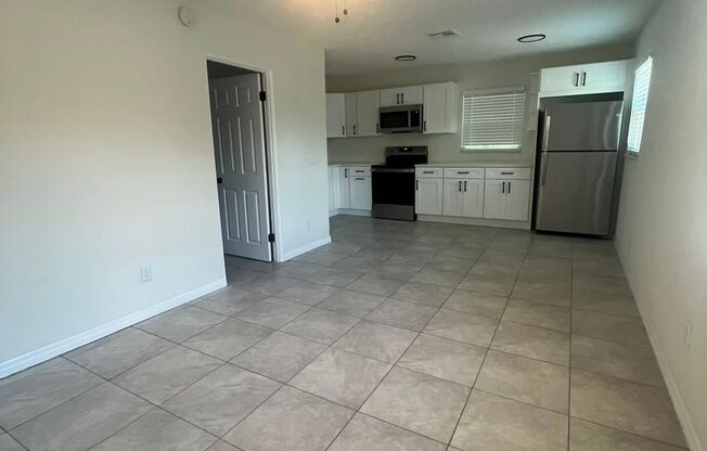 3 beds, 2 baths, $2,100