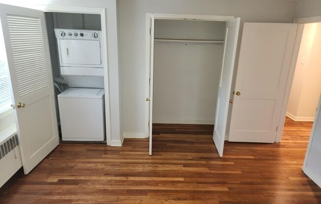 2 beds, 1 bath, 897 sqft, $2,195, Unit A-19