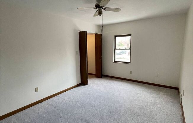 2 beds, 1 bath, $1,100, Unit Unit #1