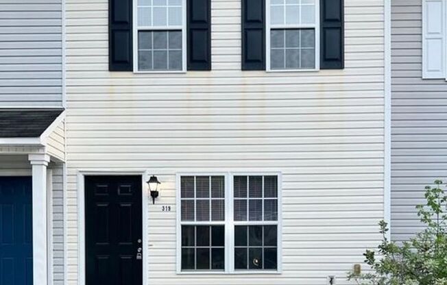 Adorable Townhome!